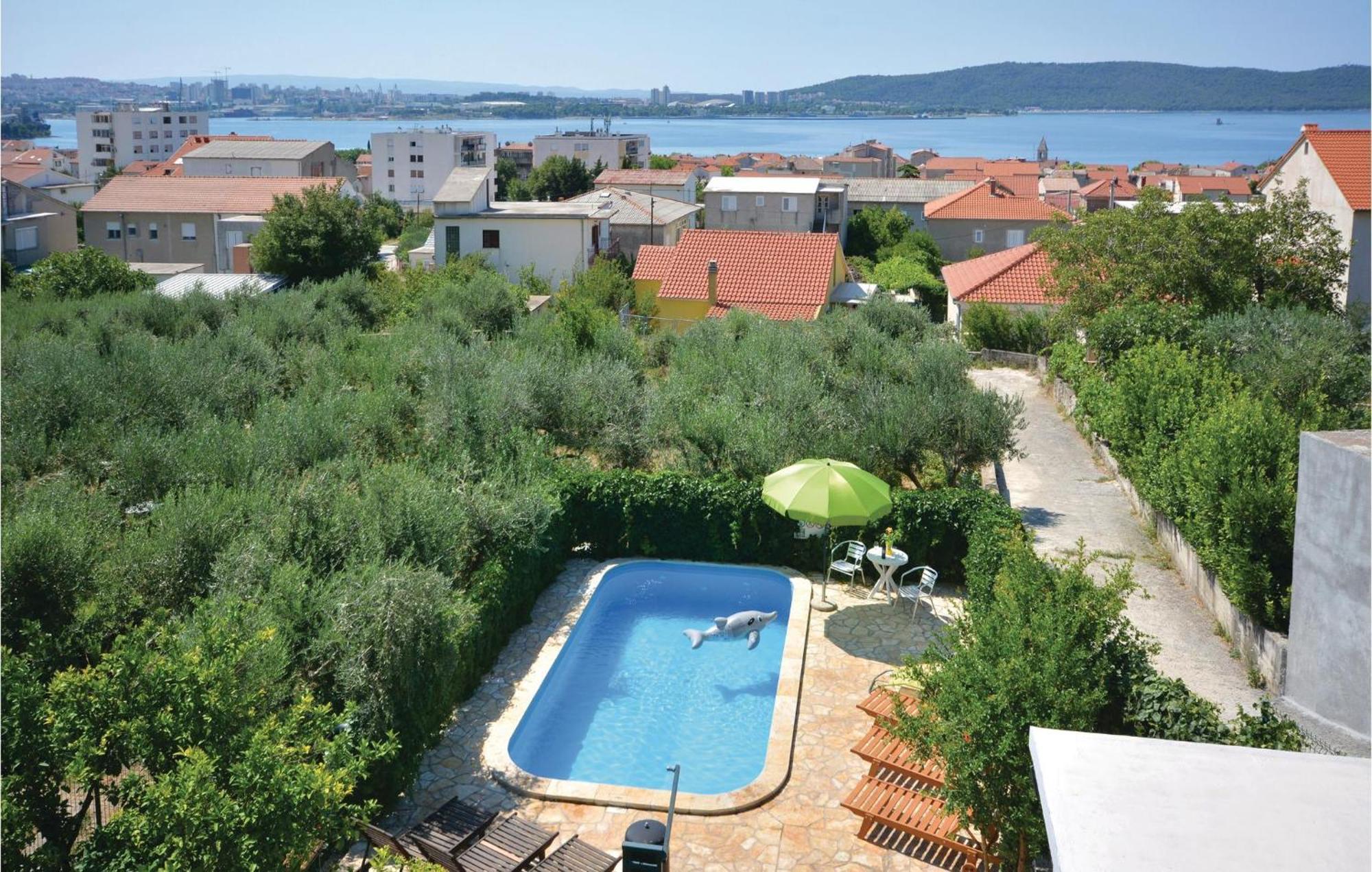 Amazing Apartment In Kastel Sucurac With Kitchen Kastela Ngoại thất bức ảnh