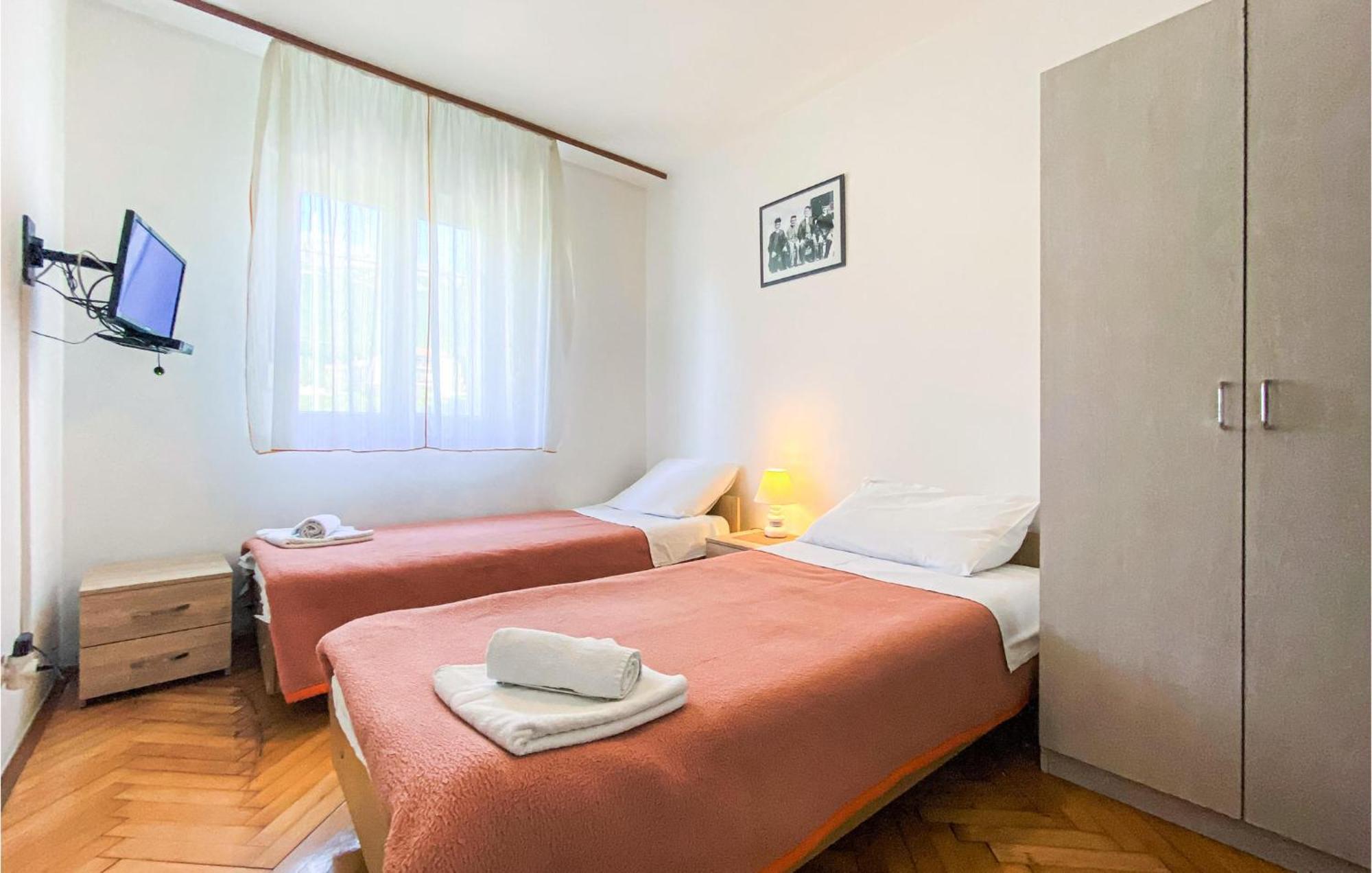 Amazing Apartment In Kastel Sucurac With Kitchen Kastela Ngoại thất bức ảnh