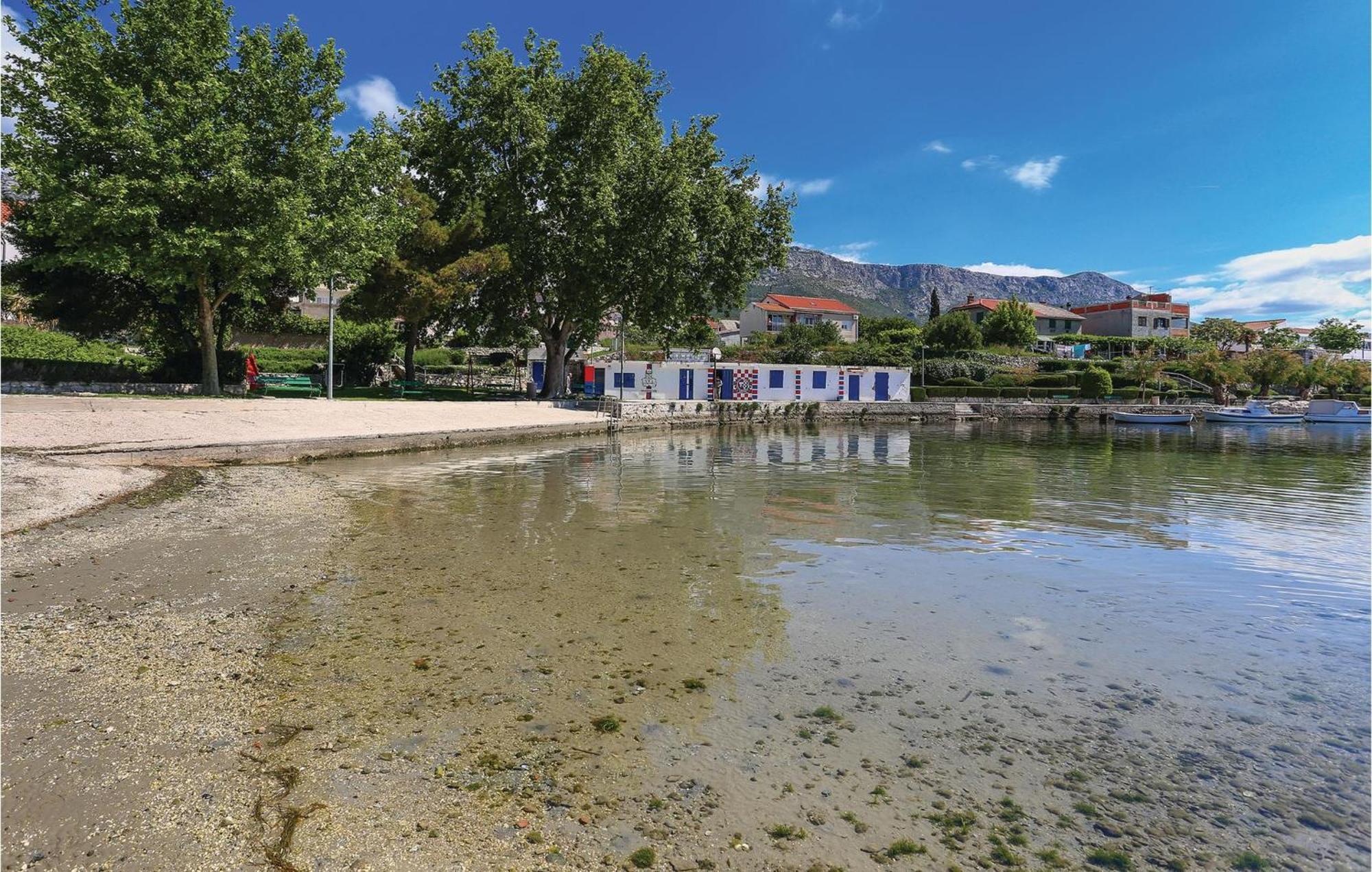 Amazing Apartment In Kastel Sucurac With Kitchen Kastela Ngoại thất bức ảnh