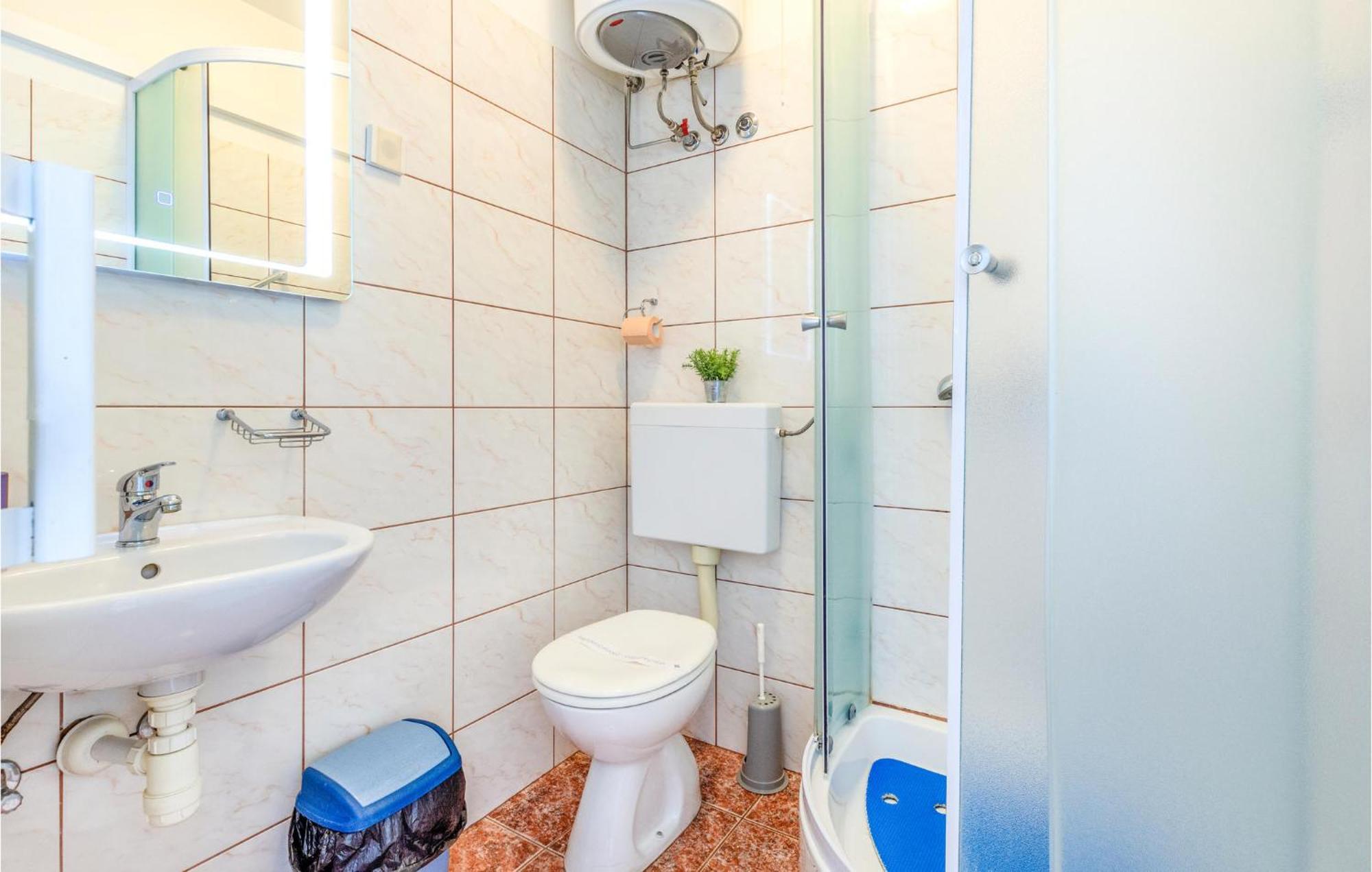 Amazing Apartment In Kastel Sucurac With Kitchen Kastela Ngoại thất bức ảnh