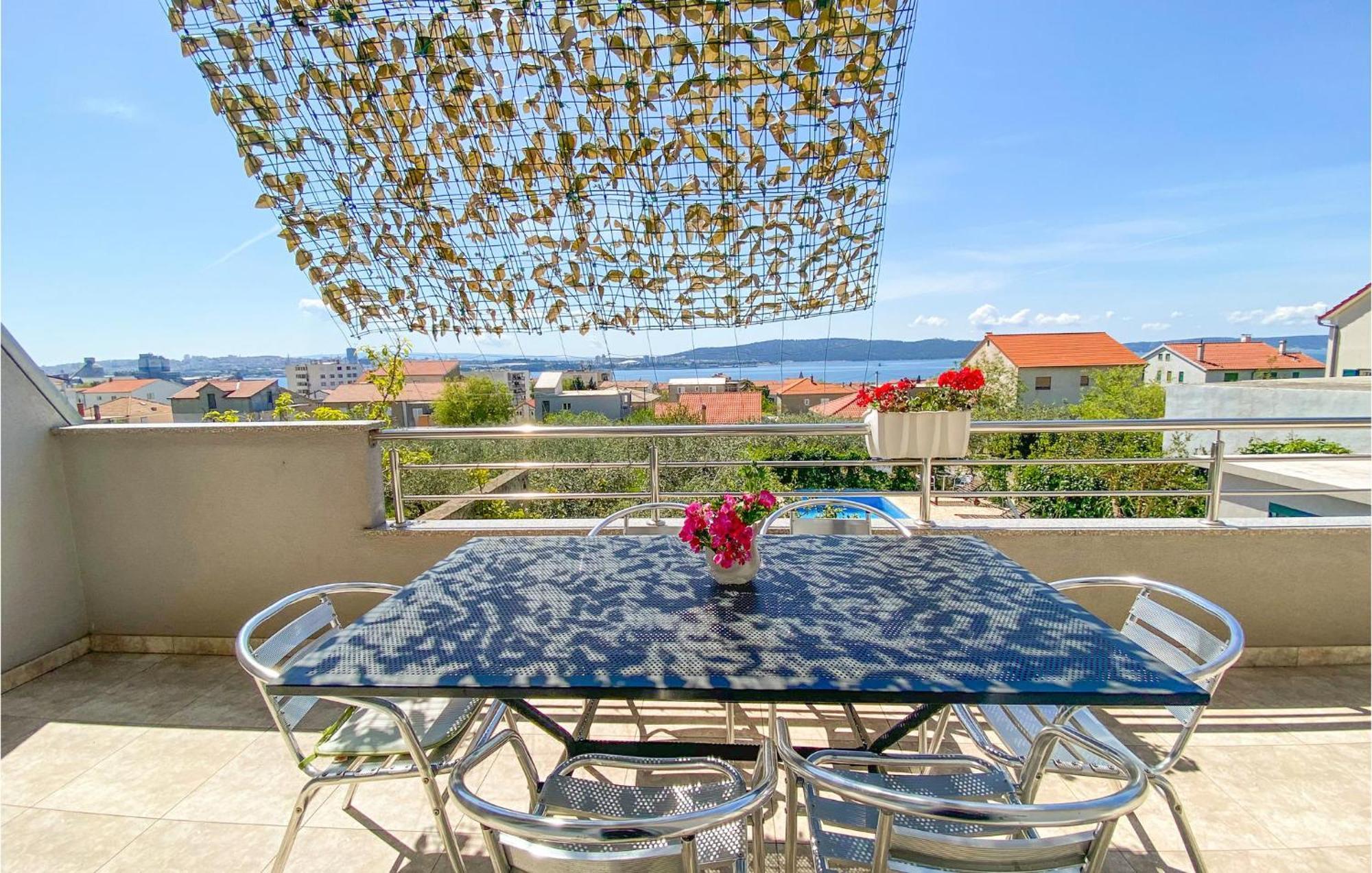 Amazing Apartment In Kastel Sucurac With Kitchen Kastela Ngoại thất bức ảnh